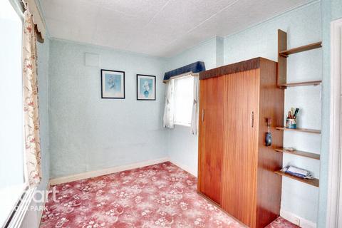 6 Erroll Road, Romford, RM1 3DJ