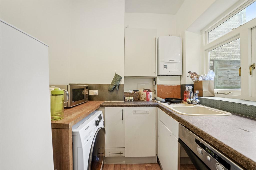 Apartment in London - View 5