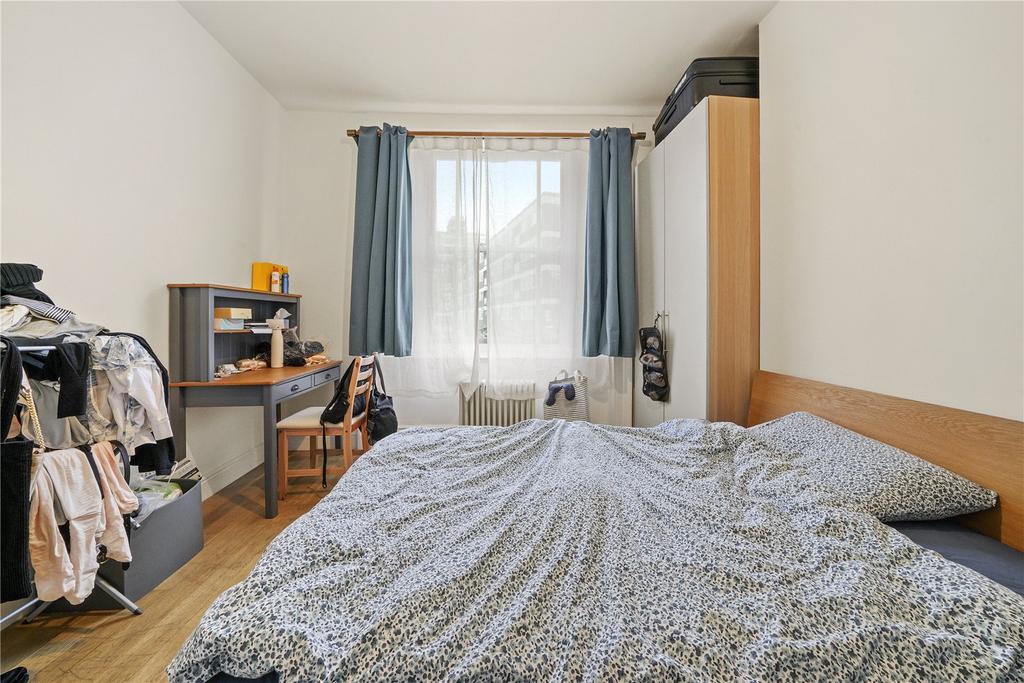 Apartment in London - More