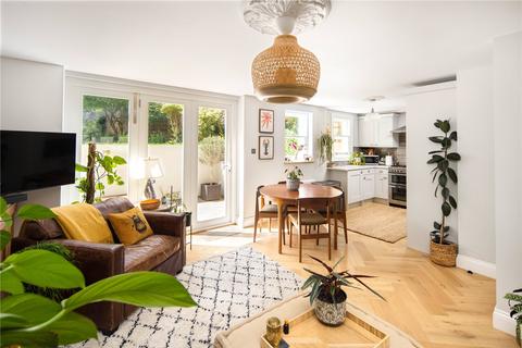 Flat A, 256 Richmond Road, London, E8 3QW