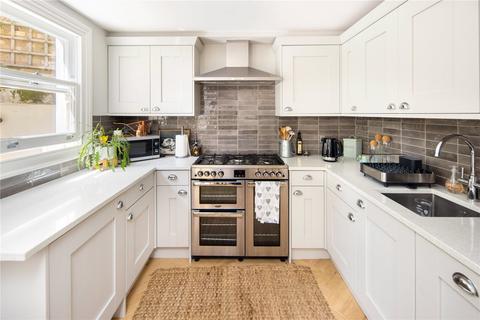 Flat A, 256 Richmond Road, London, E8 3QW