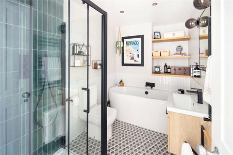 Flat A, 256 Richmond Road, London, E8 3QW