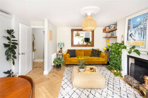 Flat A, 256 Richmond Road, London, E8 3QW