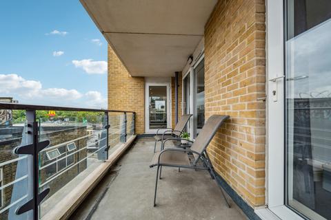 2 bedroom flat for sale, Omega Building, Smugglers Way, London