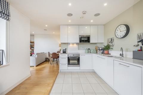 2 bedroom flat for sale, College House, 52 Putney Hill, London