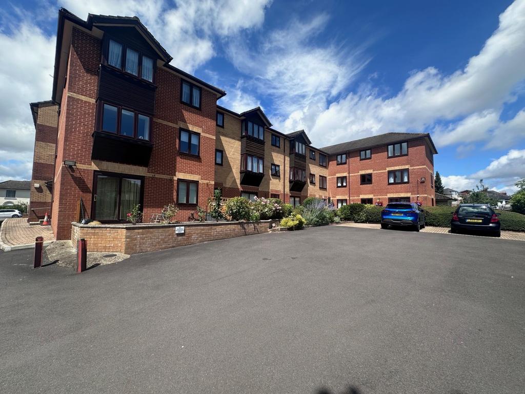 Dennison Court, Regents Park SO15 House for sale £126,950