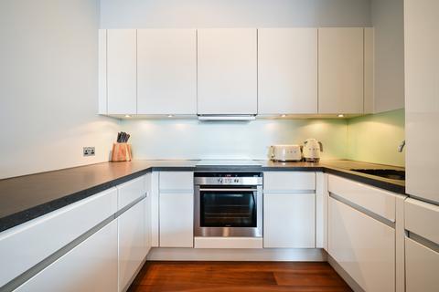 2 bedroom flat to rent, Market Place, London