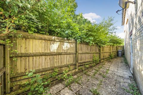 3 Cherry Tree Court, Witney, OX28 1GQ