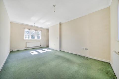 3 Cherry Tree Court, Witney, OX28 1GQ