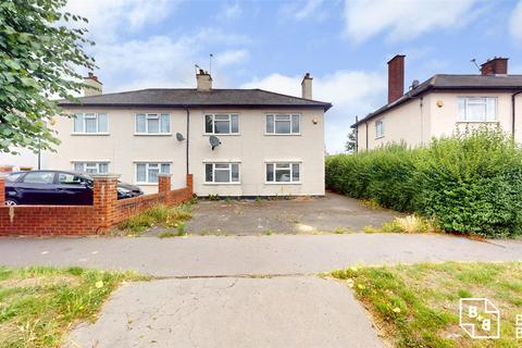 4 bedroom semi-detached house to rent, Norbury Avenue, Thornton Heath, Surrey, CR7