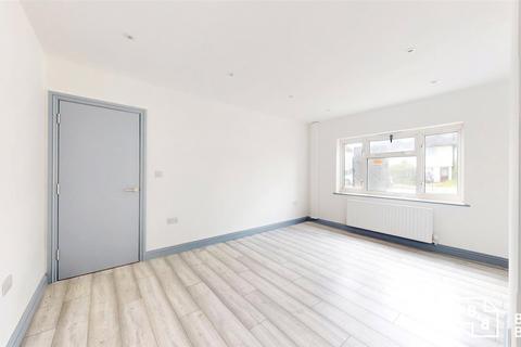 4 bedroom semi-detached house to rent, Norbury Avenue, Thornton Heath, Surrey, CR7