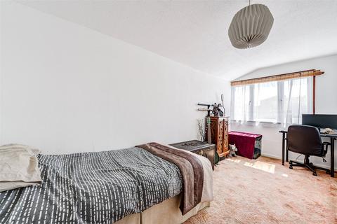 24 Cedar Close, Lancing, BN15 8PY