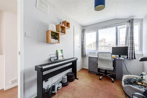 24 Cedar Close, Lancing, BN15 8PY