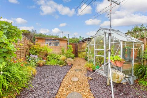 18 Douglas Close, Ford, Arundel, BN18 0TG