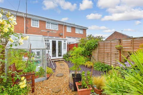 18 Douglas Close, Ford, Arundel, BN18 0TG