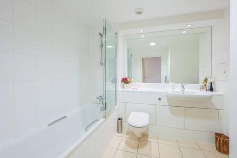 2 bedroom flat for sale, Galley House, E16, Royal Docks, London, E16