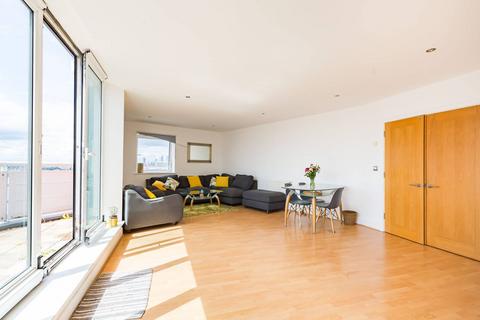 3 bedroom flat for sale, Wards Wharf Approach, E16, Royal Docks, London, E16