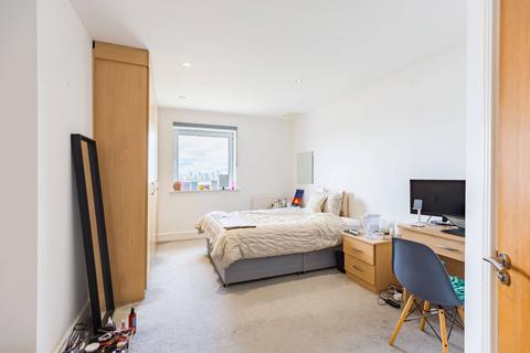 3 bedroom flat for sale, Wards Wharf Approach, E16, Royal Docks, London, E16