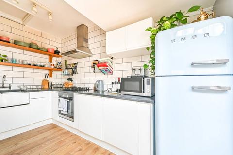 2 bedroom flat to rent, Arlingford Road, Brixton, London, SW2