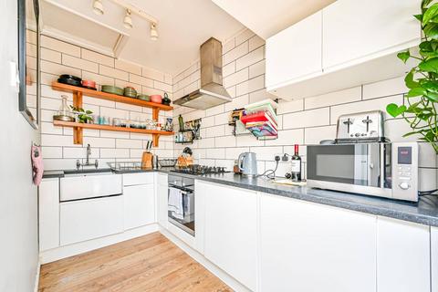 2 bedroom flat to rent, Arlingford Road, Brixton, London, SW2