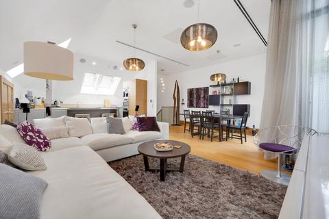 undefined, Leman Street, E1