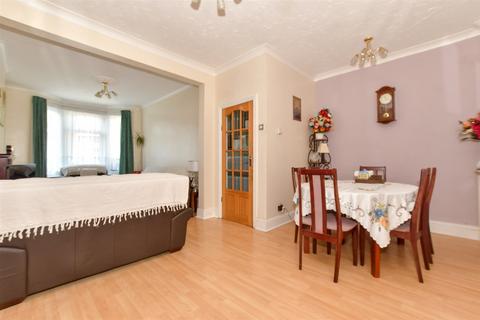5 Dagenham Road, London, E10 7LH