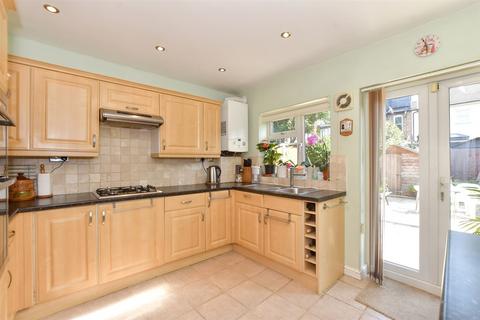 5 Dagenham Road, London, E10 7LH