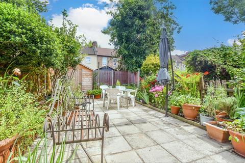 5 Dagenham Road, London, E10 7LH