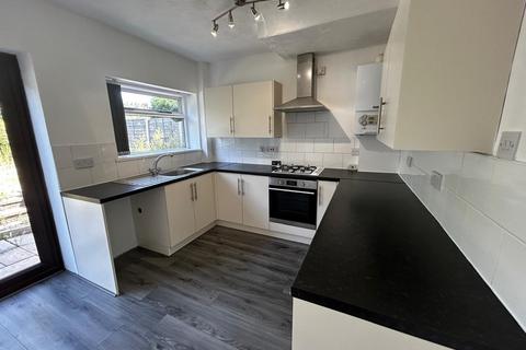 3 bedroom semi-detached house to rent, Sycamore Crescent, Ashton Under Lyne,