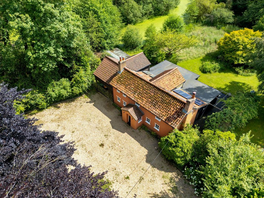 Mere Road, Attleborough NR17 3 bed detached house for sale £725,000