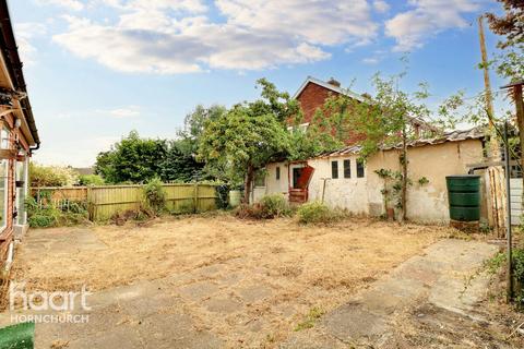 18 Hedingham Road, Hornchurch, RM11 3QA