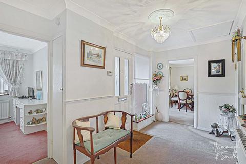8 Lynceley Grange, Epping, CM16 6RA