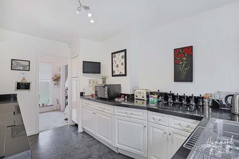 8 Lynceley Grange, Epping, CM16 6RA