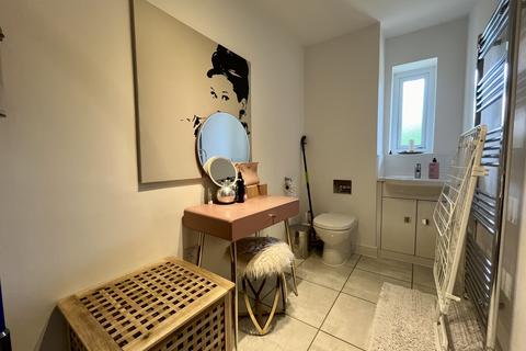 11 Beluga Close, Peterborough, PE2 8NR