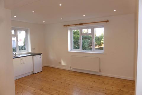 1 bedroom flat to rent, Windlesham Gardens, East Sussex BN1