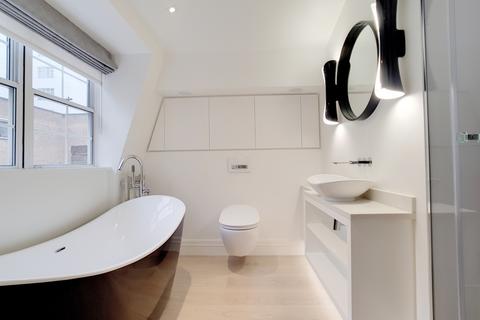 3 bedroom end of terrace house to rent, Princes Gate Mews, South Kensington SW7