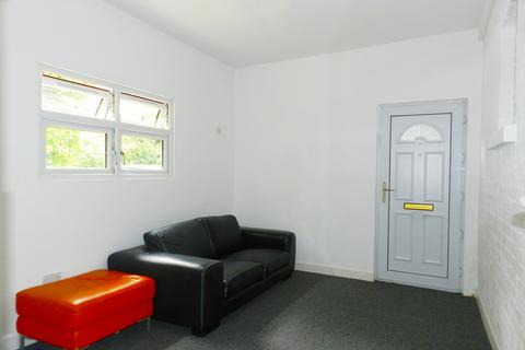 3 bedroom cottage to rent, Theobalds Park Road, Enfield EN2