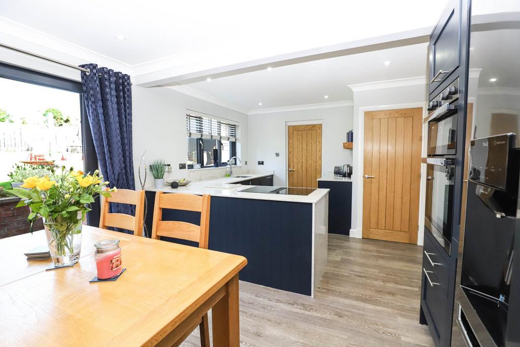 Dining Kitchen