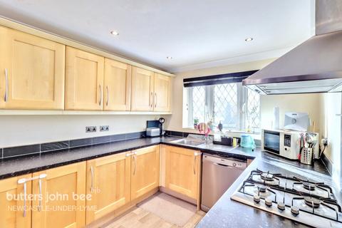 5 bedroom detached house for sale, Wimberry Drive, Waterhayes, Newcastle