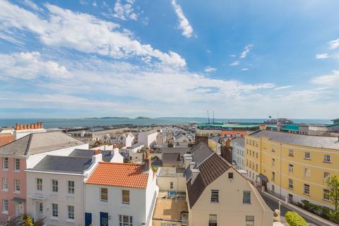 4 bedroom penthouse to rent, Bruce Lane, St. Peter Port, Guernsey