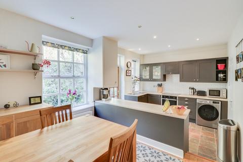 3 bedroom terraced house for sale, Craggwood Road, Horsforth, Leeds, West Yorkshire, LS18