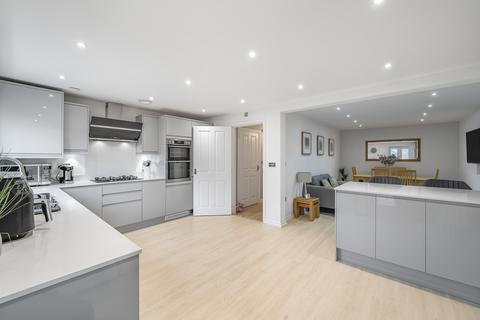 64 Augustus Avenue, Keynsham, Bristol, BS31 2FJ