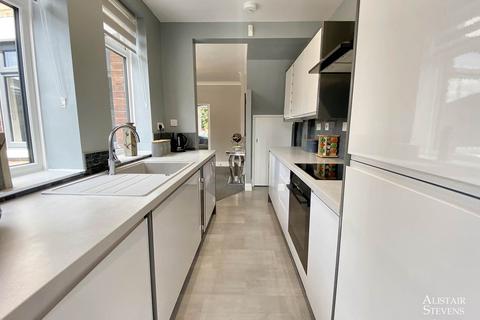 133 Broadway, Royton, Oldham, OL2 5BW