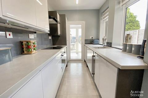 133 Broadway, Royton, Oldham, OL2 5BW