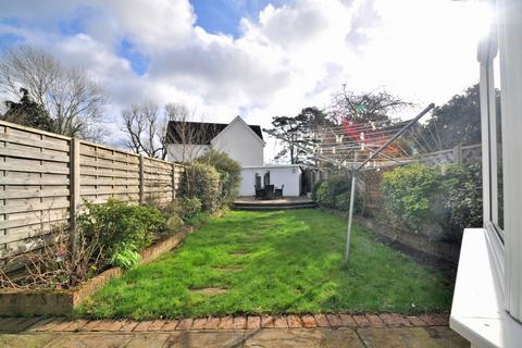 3 bedroom semi-detached house to rent, Hayes Wood Avenue, Bromley BR2