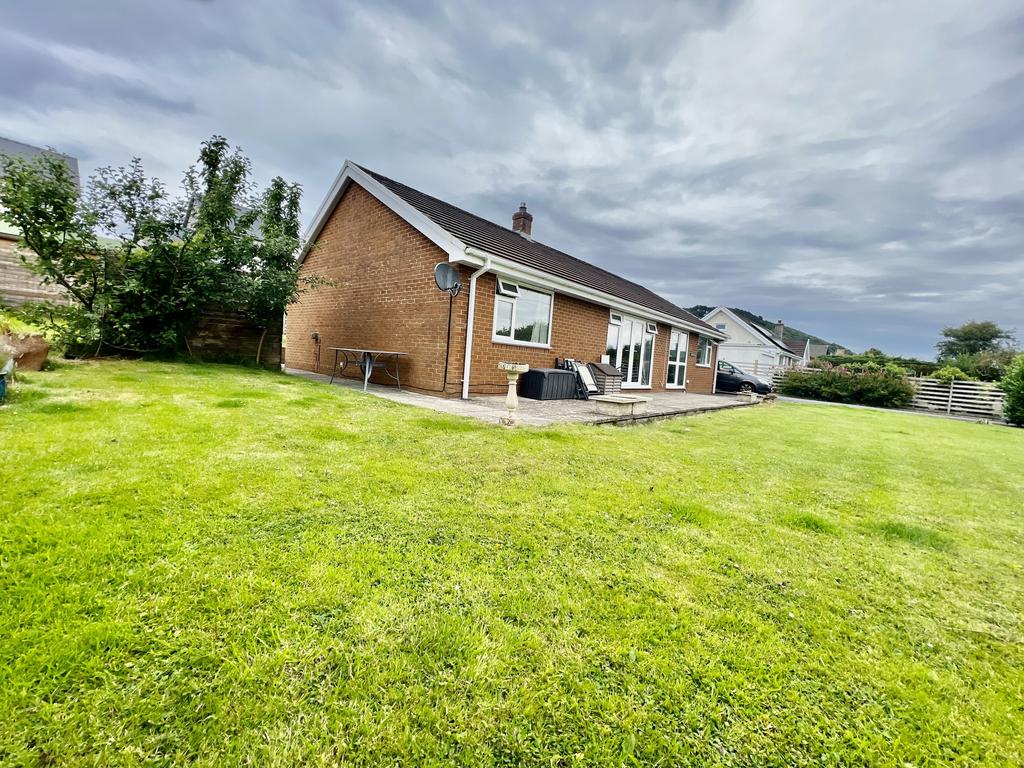 Clarach, Aberystwyth SY23 3 bed bungalow for sale £350,000
