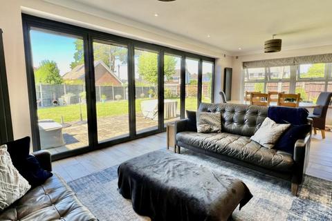 4 bedroom detached house for sale, Braeside Road, St Leonards, BH24 2PH