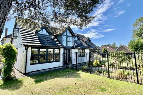 4 bedroom detached house for sale, Braeside Road, St Leonards, BH24 2PH