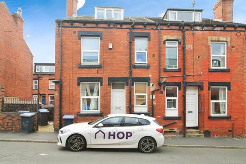 2 bedroom terraced house to rent, Harold Grove, Hyde Park, Leeds, LS6