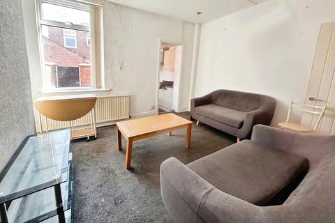 3 bedroom terraced house to rent, Beeley Street, Salford, Greater Manchester, M6